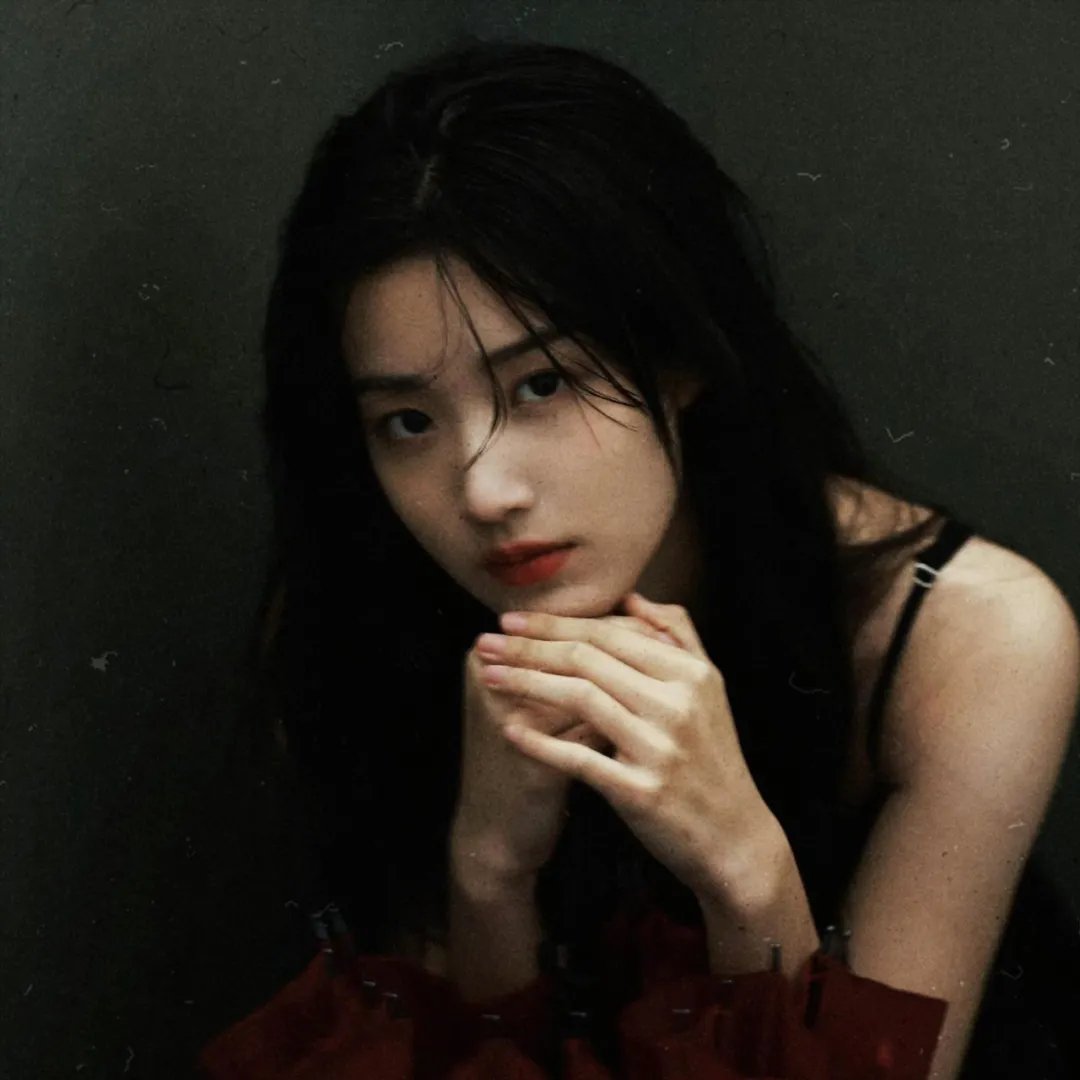 千钧。一发